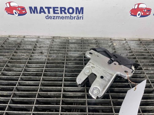 INCUIETOARE CAPOTA SPATE VW PASSAT CC - - (2008 2012)