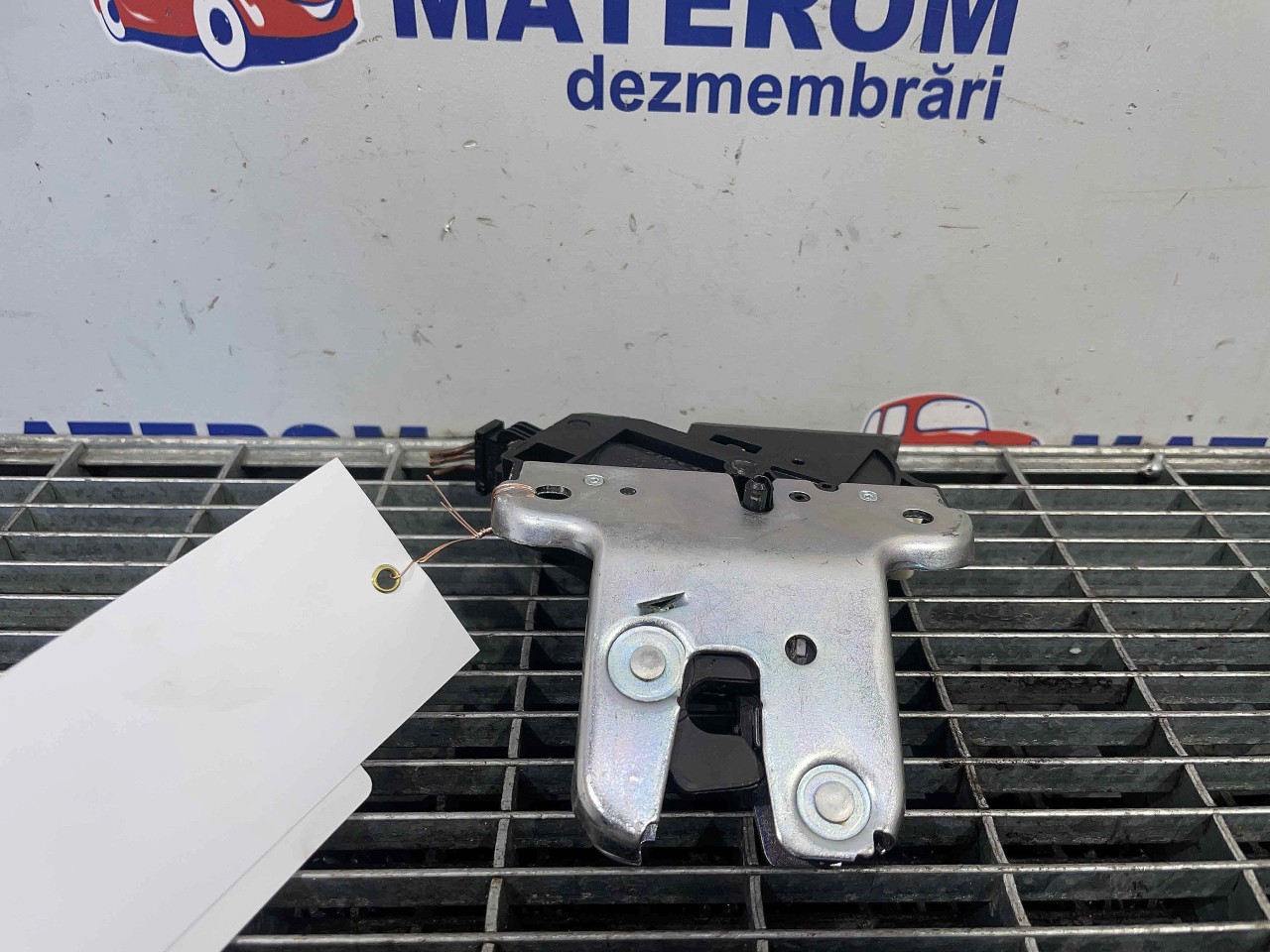 INCUIETOARE CAPOTA SPATE VW PASSAT CC PASSAT CC - - (2012 2016)