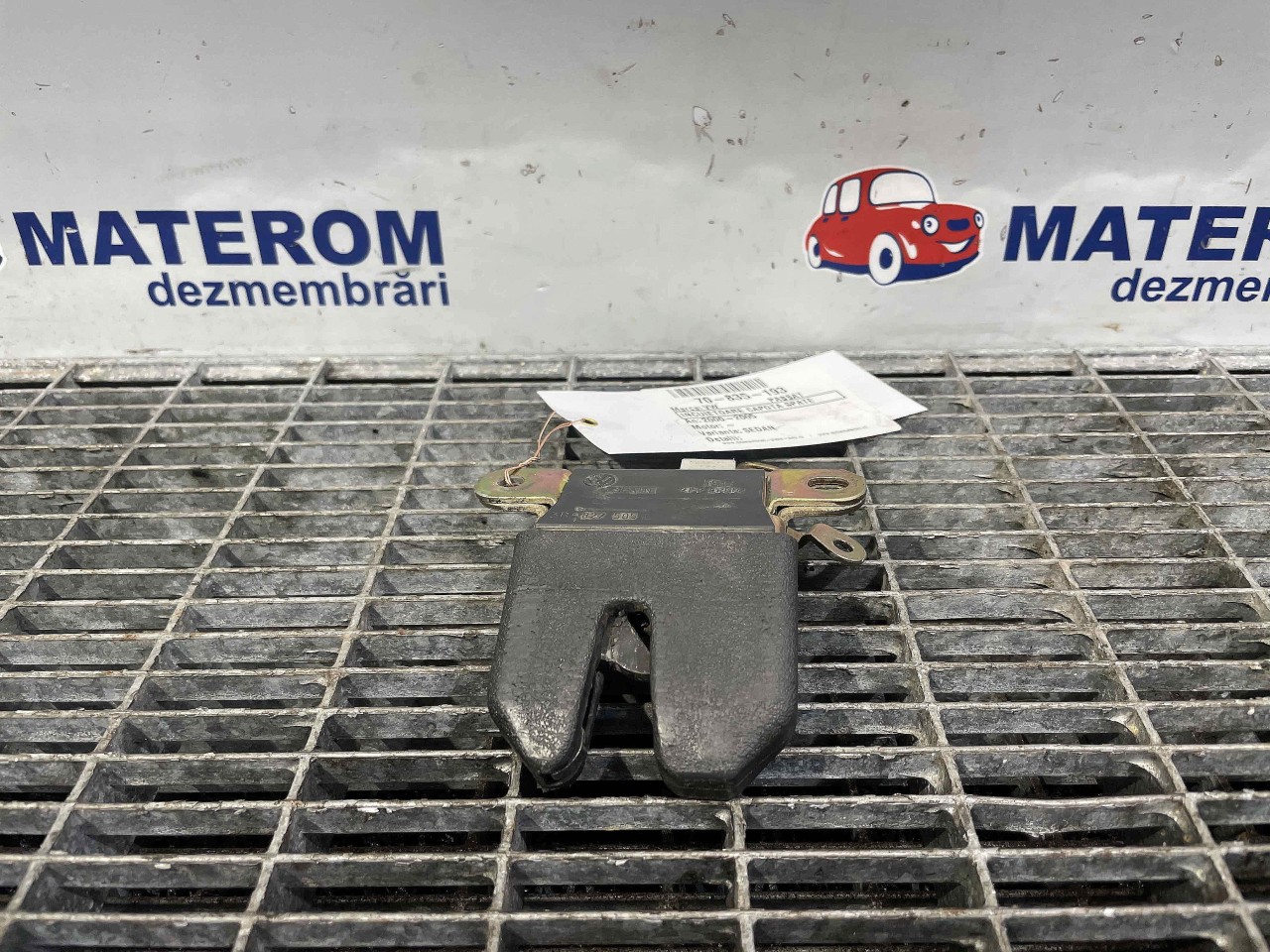 INCUIETOARE CAPOTA SPATE VW PASSAT PASSAT - - (2000 2004)