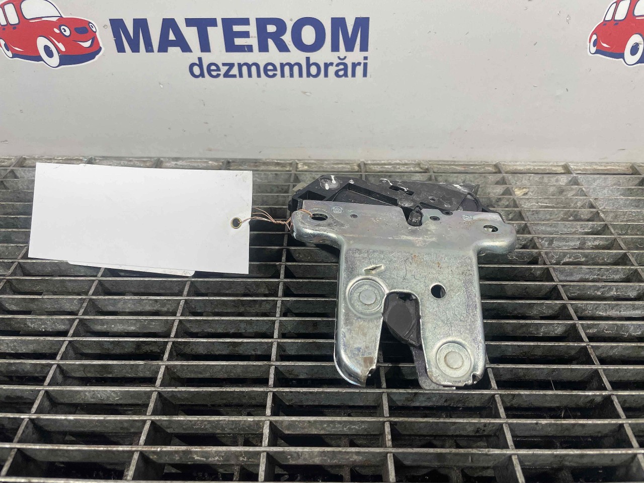 INCUIETOARE CAPOTA SPATE VW PASSAT PASSAT - - (2005 2010)