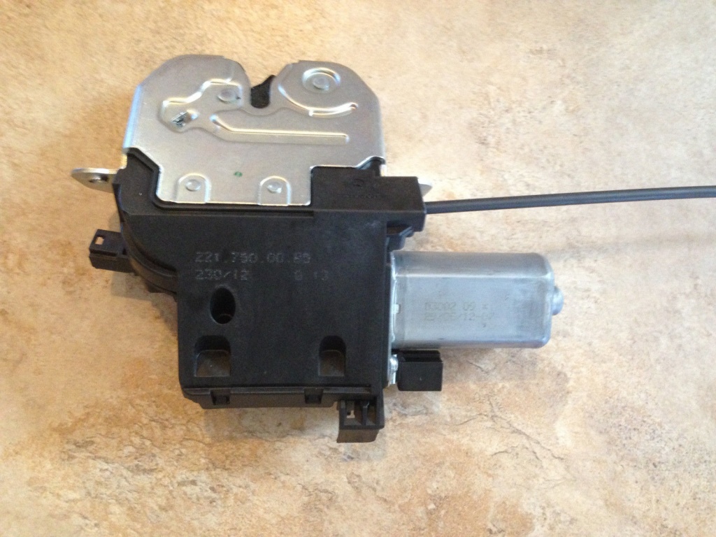 Incuietoare portbagaj Mercedes S-class w221 A2217500085