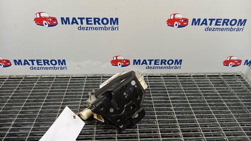 INCUIETOARE USA FATA DREAPTA AUDI A3 - - (2007 2012)
