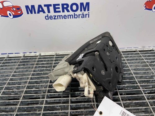 INCUIETOARE USA FATA DREAPTA AUDI A3 - - (2012 2016)