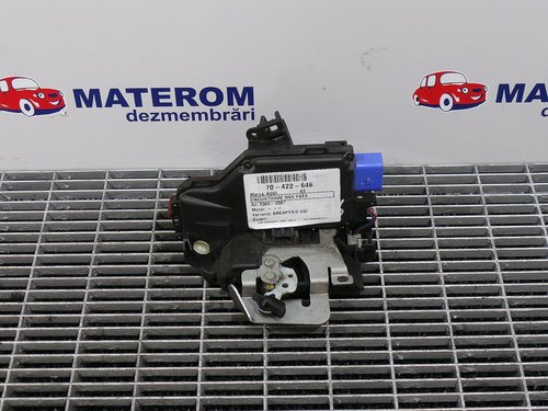 INCUIETOARE USA FATA DREAPTA AUDI A3 A3 - - (2004 2007)
