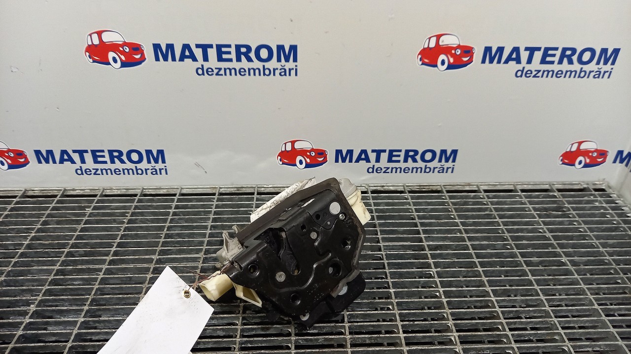 INCUIETOARE USA FATA DREAPTA AUDI A3 A3 - - (2007 2012)