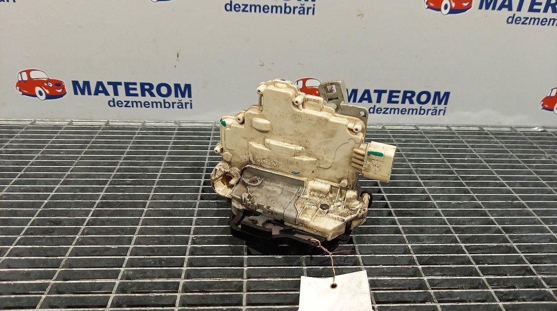 INCUIETOARE USA FATA DREAPTA AUDI A3 A3 - (2007 2012)