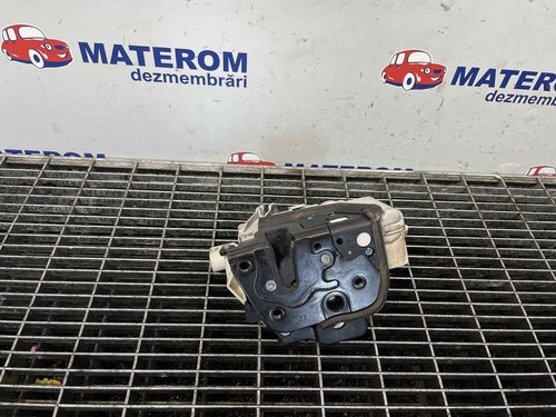 INCUIETOARE USA FATA DREAPTA AUDI A4 - - (2004 2007)