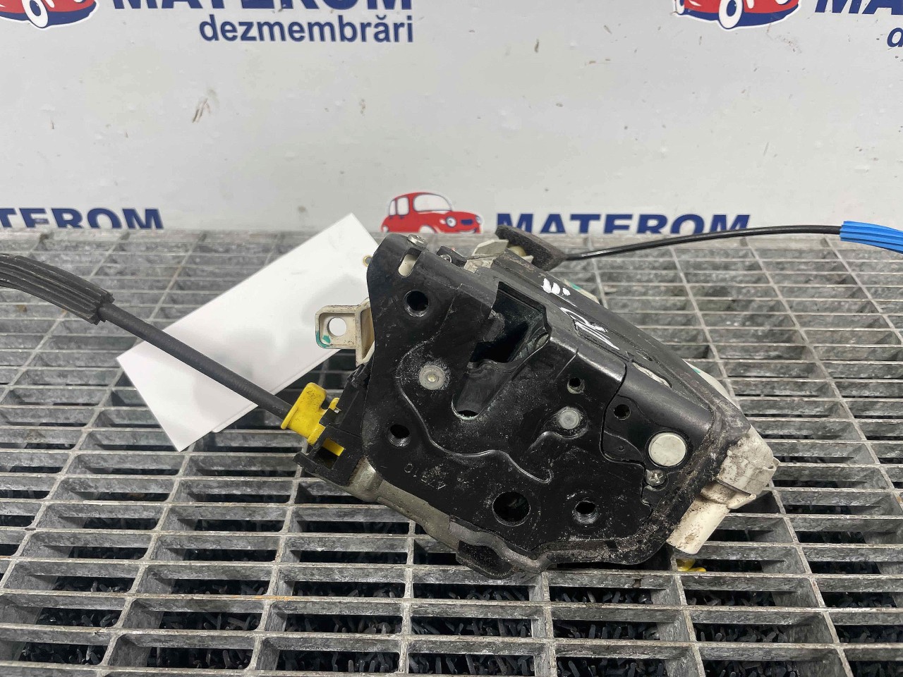 INCUIETOARE USA FATA DREAPTA AUDI A4 A4 - - (2007 2011)