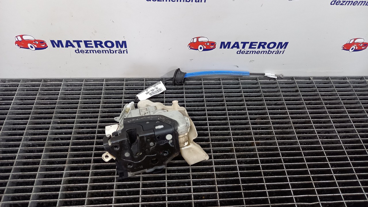 INCUIETOARE USA FATA DREAPTA AUDI A4 A4 - - (2012 2015)