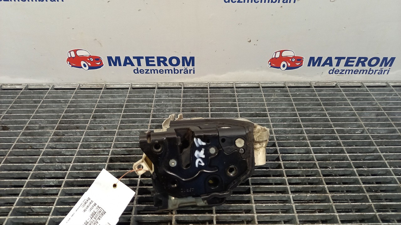 INCUIETOARE USA FATA DREAPTA AUDI A5 A5 - - (2007 2011)
