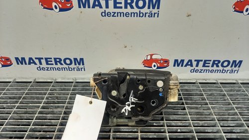 INCUIETOARE USA FATA DREAPTA AUDI A5 A5 - - (2007 2011)
