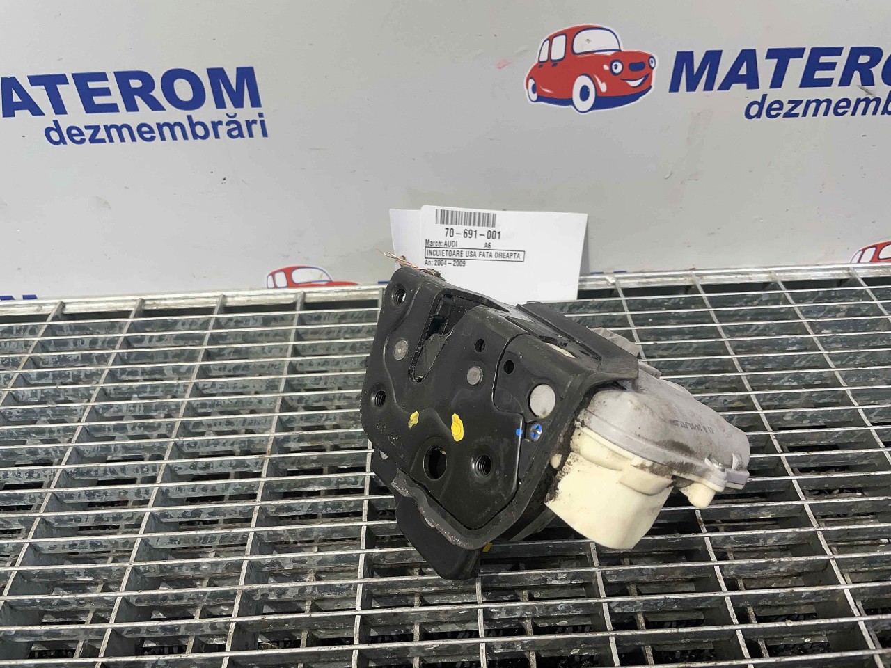 INCUIETOARE USA FATA DREAPTA AUDI A6 - - (2004 2009)