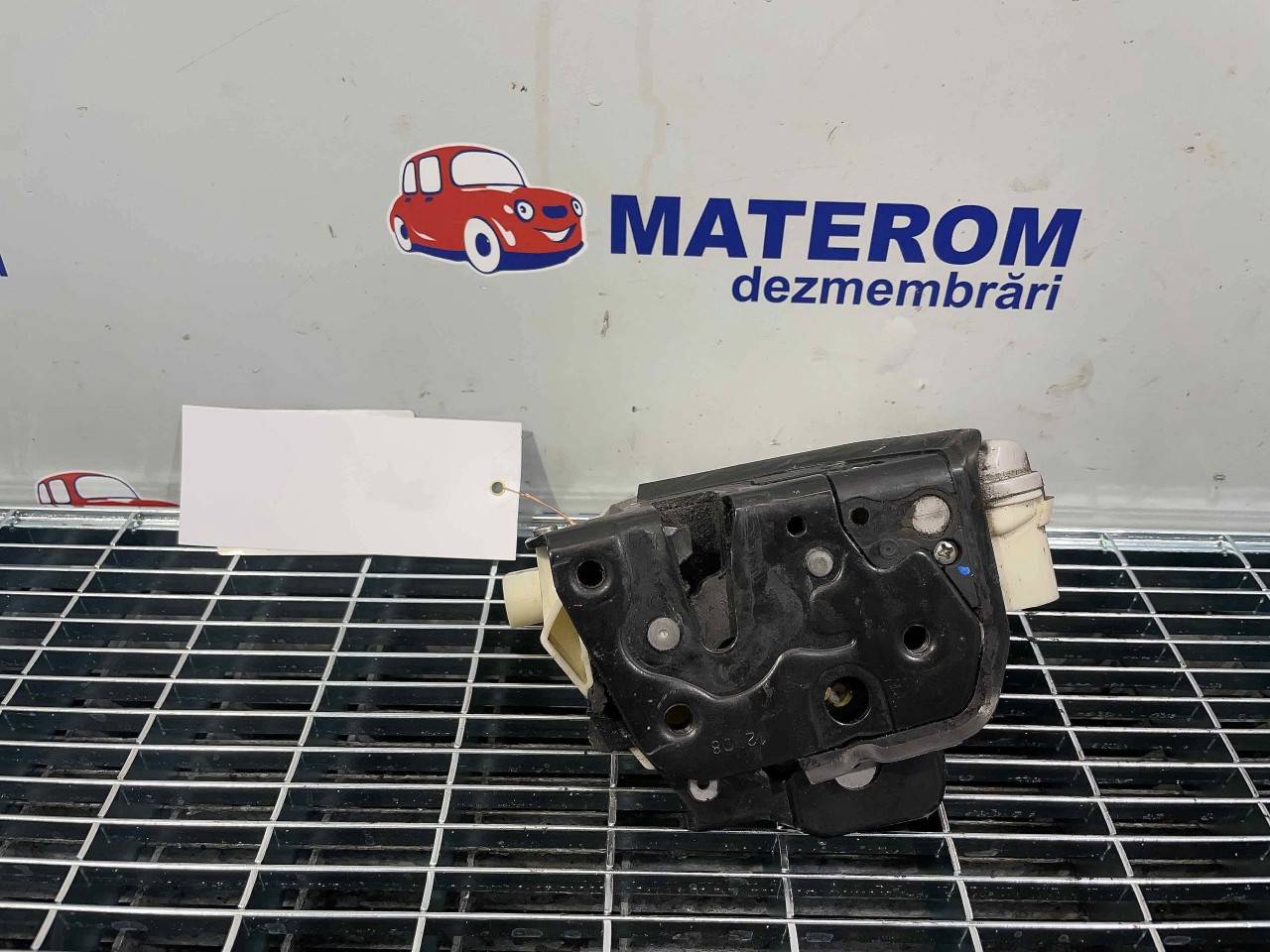 INCUIETOARE USA FATA DREAPTA AUDI A6 - - (2004 2009)