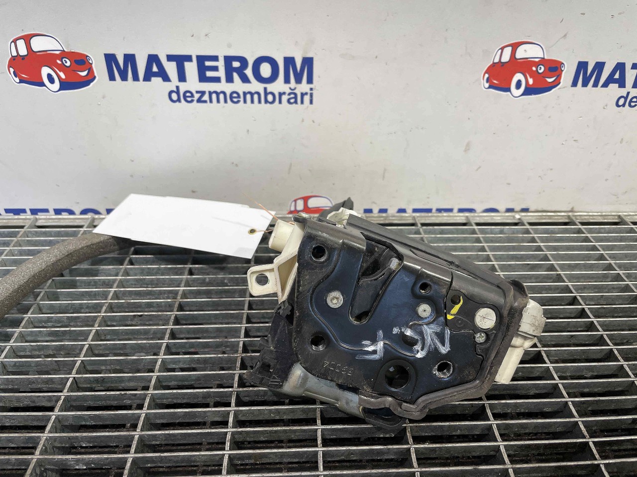 INCUIETOARE USA FATA DREAPTA AUDI A6 - - (2011 2015)