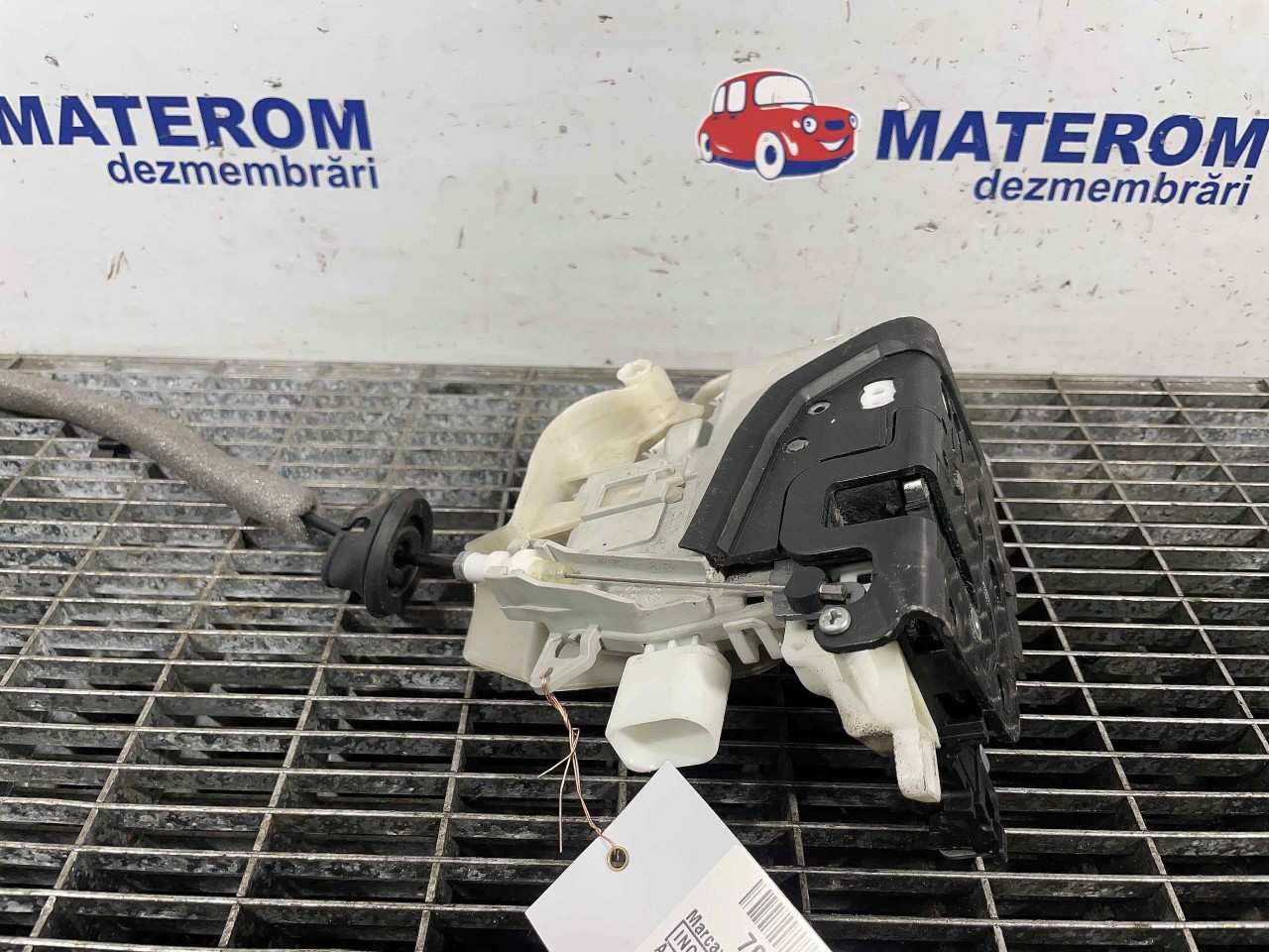 INCUIETOARE USA FATA DREAPTA AUDI A6 - - (2011 2015)