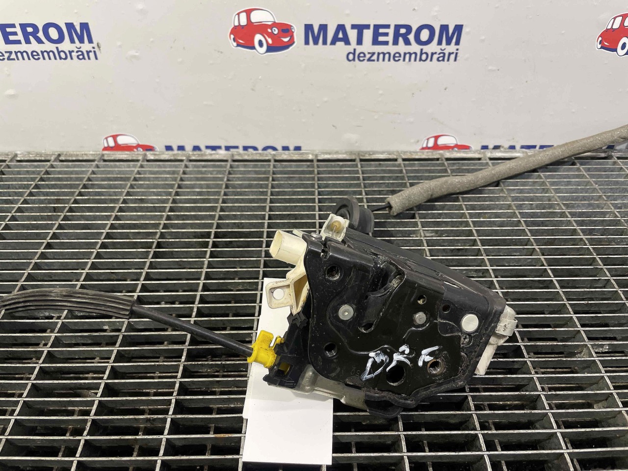 INCUIETOARE USA FATA DREAPTA AUDI A6 - - (2011 2015)