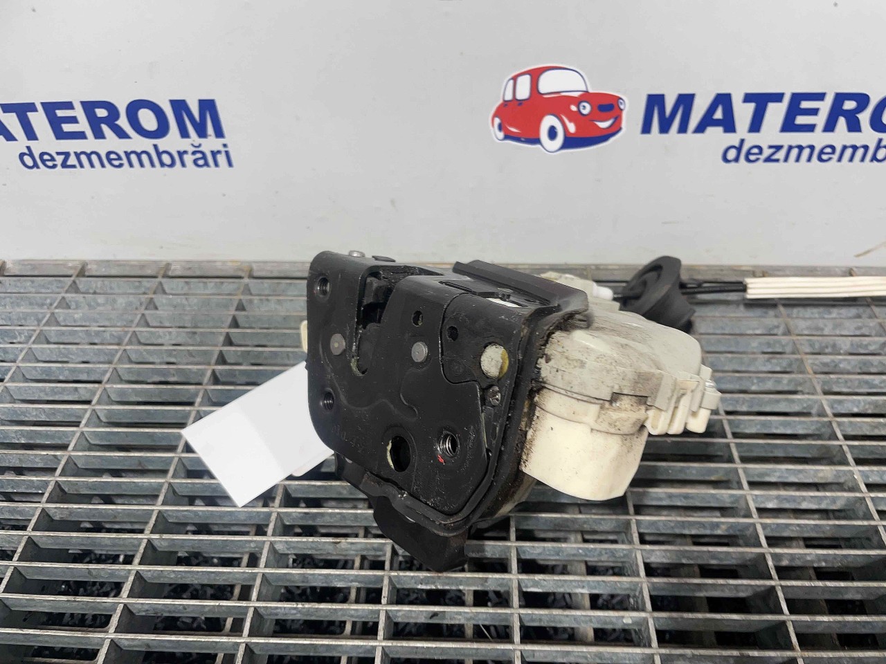 INCUIETOARE USA FATA DREAPTA AUDI A6 A6 - - (2009 2011)