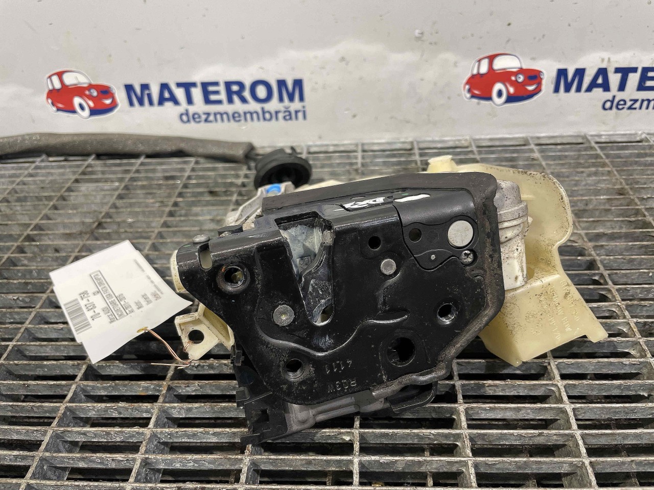 INCUIETOARE USA FATA DREAPTA AUDI Q3 Q3 - - (2011 2015)
