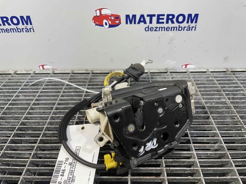 INCUIETOARE USA FATA DREAPTA AUDI Q5 - - (2013 2017)