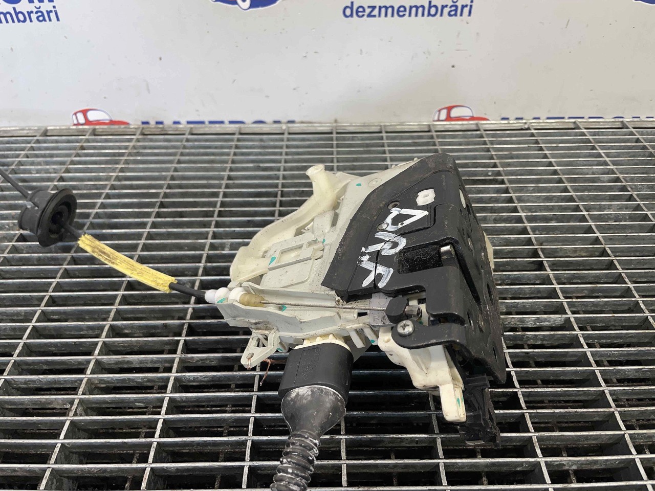 INCUIETOARE USA FATA DREAPTA AUDI Q5 Q5 - - (2008 2013)