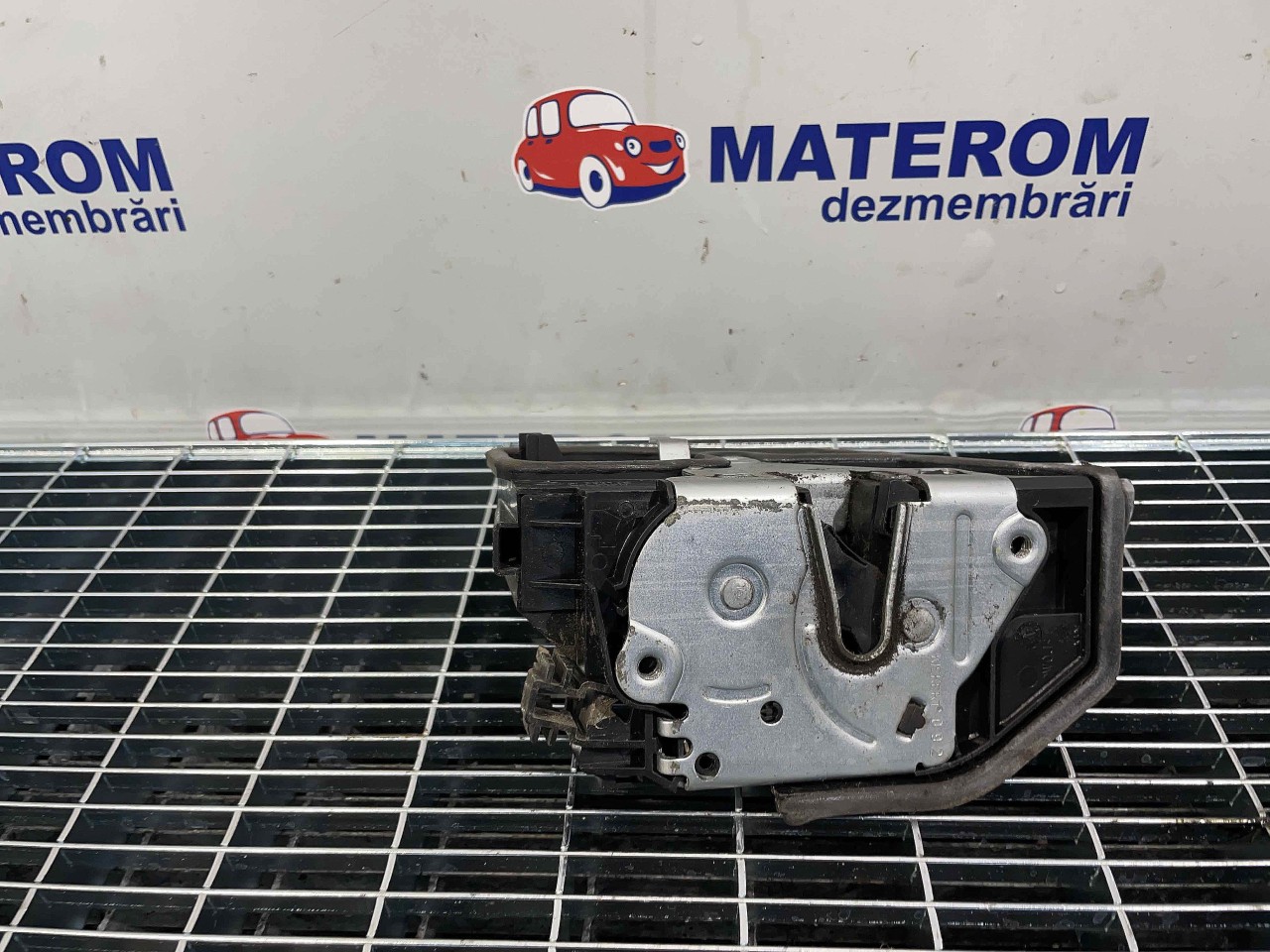 INCUIETOARE USA FATA DREAPTA BMW SERIA 1 F20 - - (2011 2015)