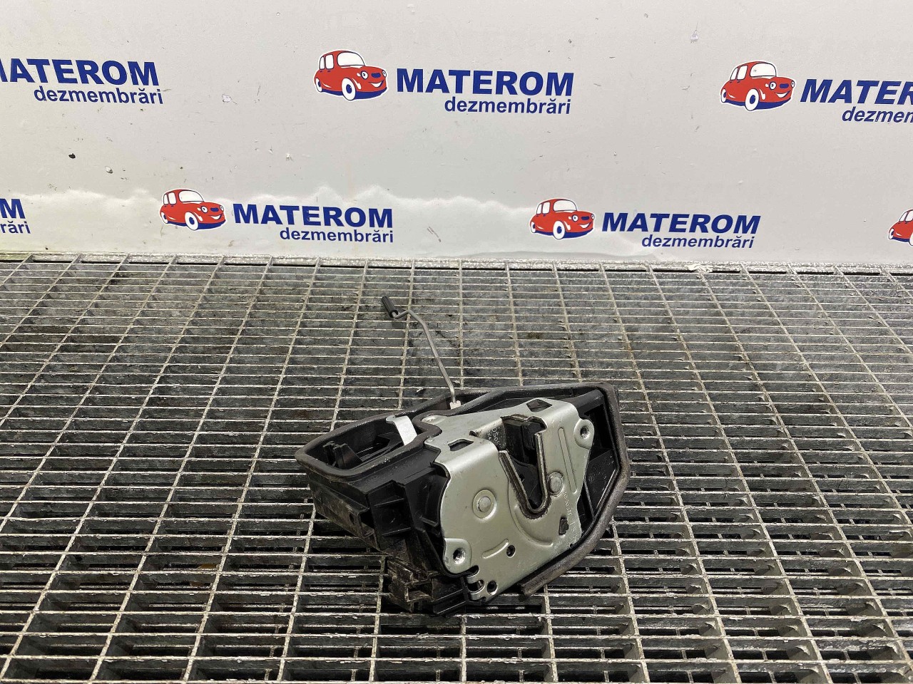 INCUIETOARE USA FATA DREAPTA BMW SERIA 1 F20 - - (2011 2015)