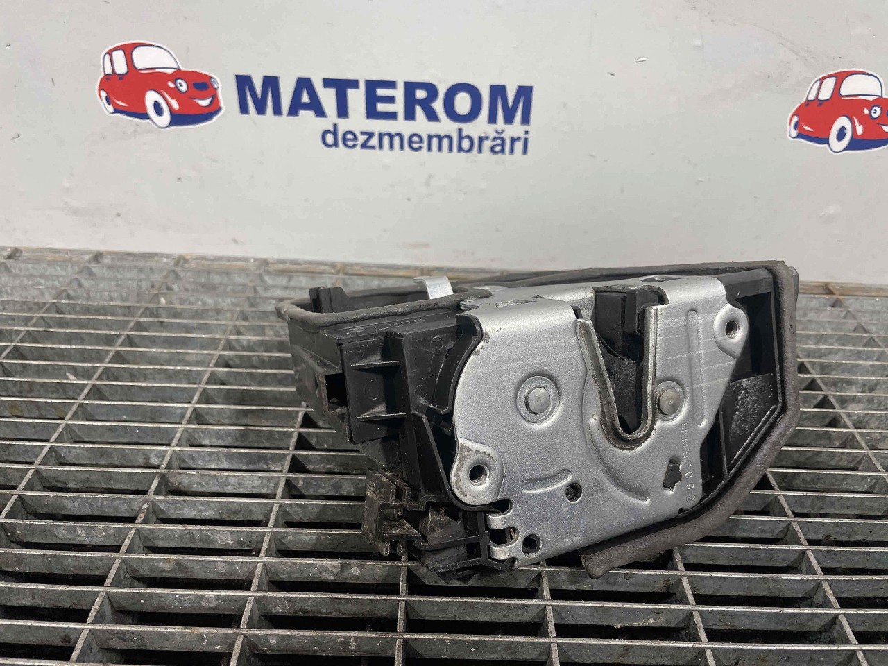 INCUIETOARE USA FATA DREAPTA BMW SERIA 1 F20 SERIA 1 F20 - - (2011 2015)