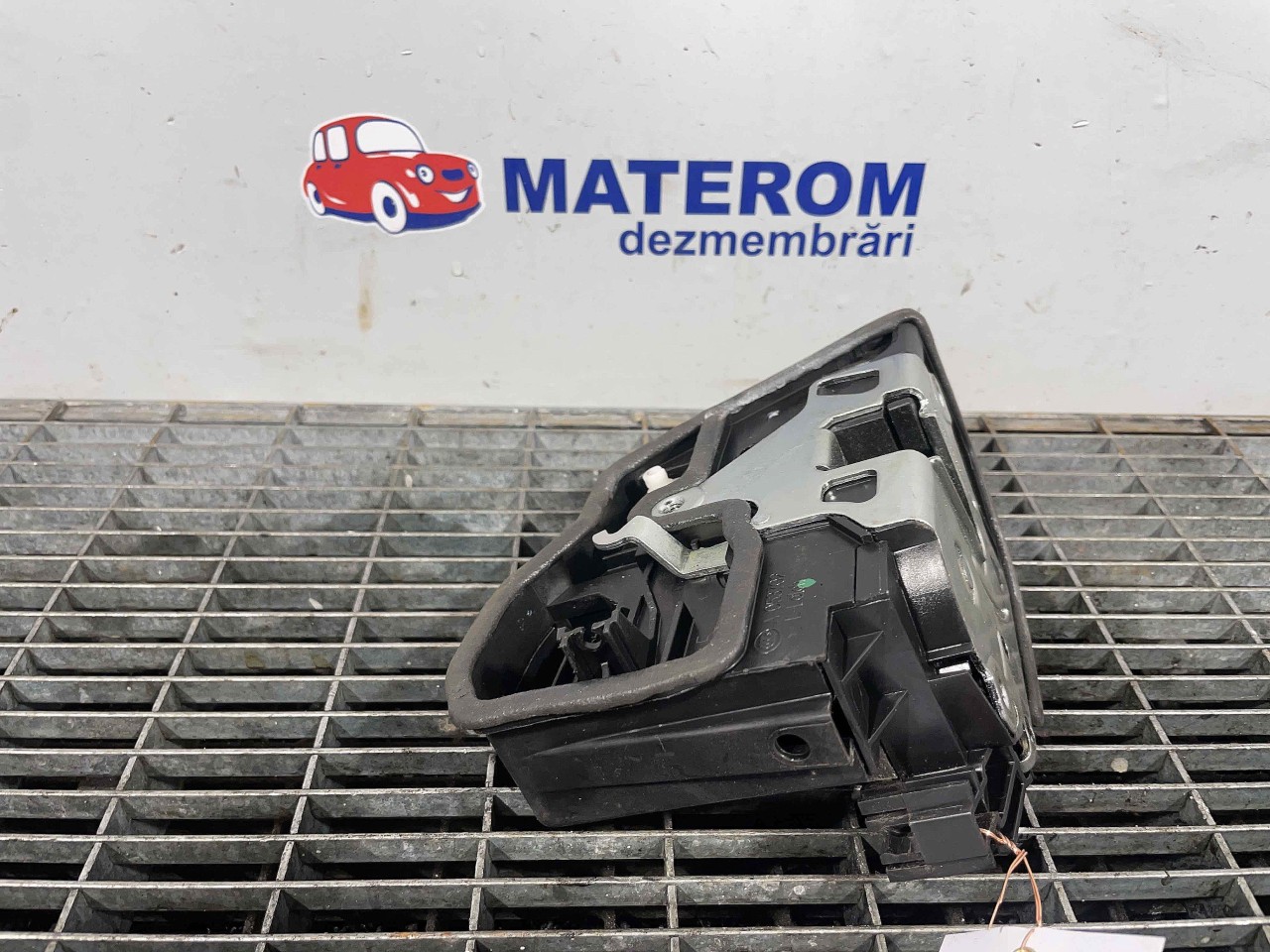 INCUIETOARE USA FATA DREAPTA BMW SERIA 3 F 31 SERIA 3 F 31 - - (2011 2015)