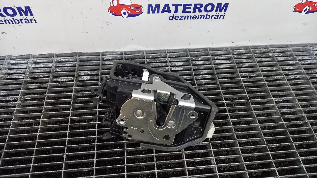 INCUIETOARE USA FATA DREAPTA BMW X1 - - (2009 2015)