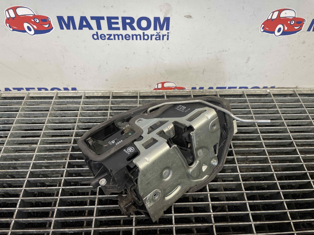 INCUIETOARE USA FATA DREAPTA BMW X1 - - (2009 2015)
