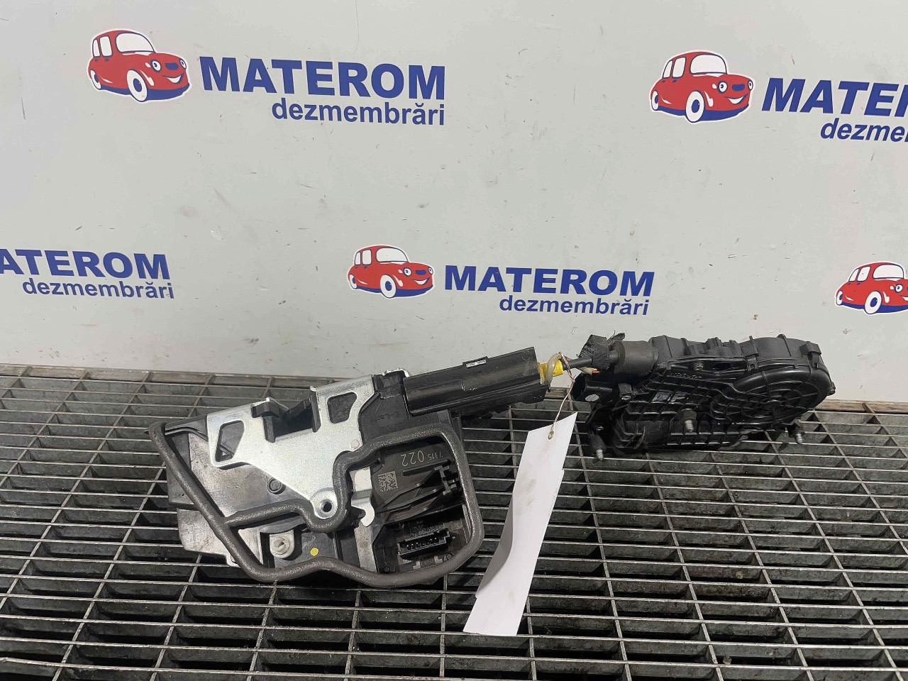 INCUIETOARE USA FATA DREAPTA BMW X5 - - (2007 2013)