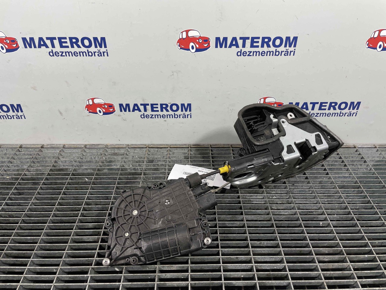 INCUIETOARE USA FATA DREAPTA BMW X5 - - (2007 2013)