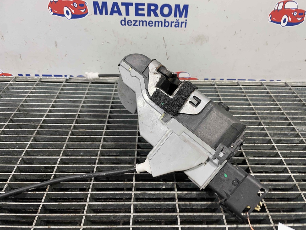 INCUIETOARE USA FATA DREAPTA CITROEN C3 - - (2009 2016)