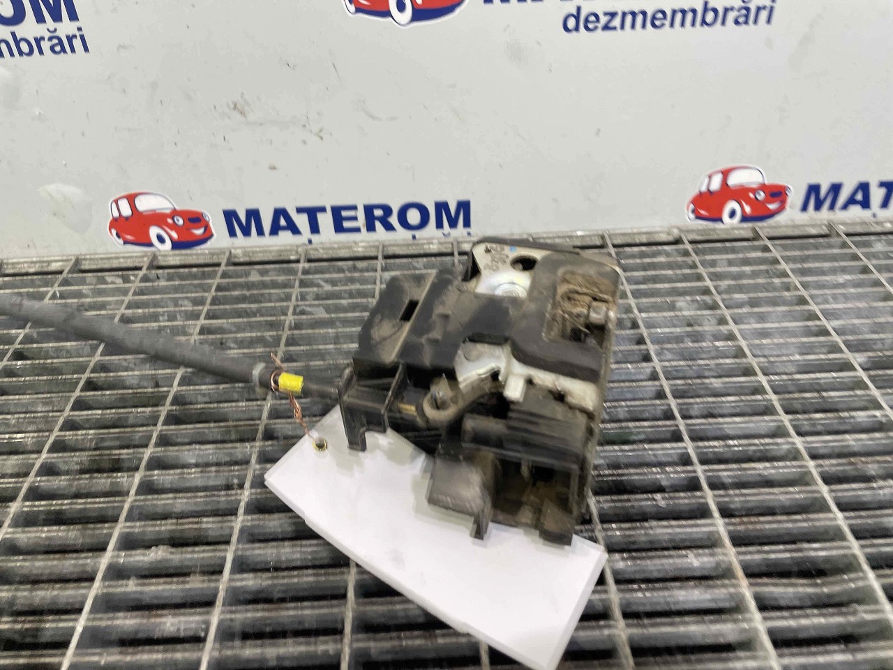 INCUIETOARE USA FATA DREAPTA FIAT DOBLO - - (2005 2010)