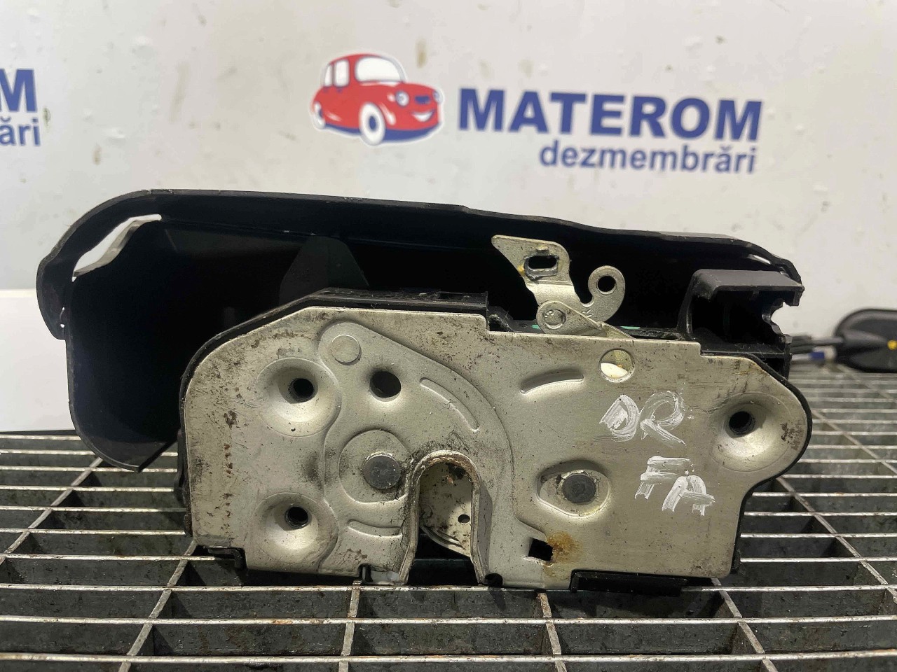 INCUIETOARE USA FATA DREAPTA FORD B-MAX - - (2012 2017)