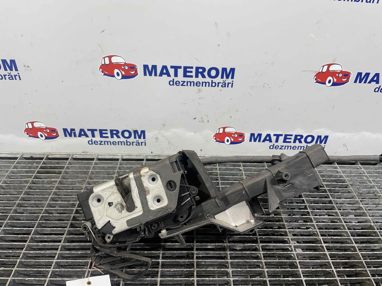 INCUIETOARE USA FATA DREAPTA FORD FOCUS - - (2011 2014)