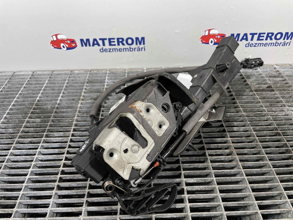 INCUIETOARE USA FATA DREAPTA FORD FOCUS 