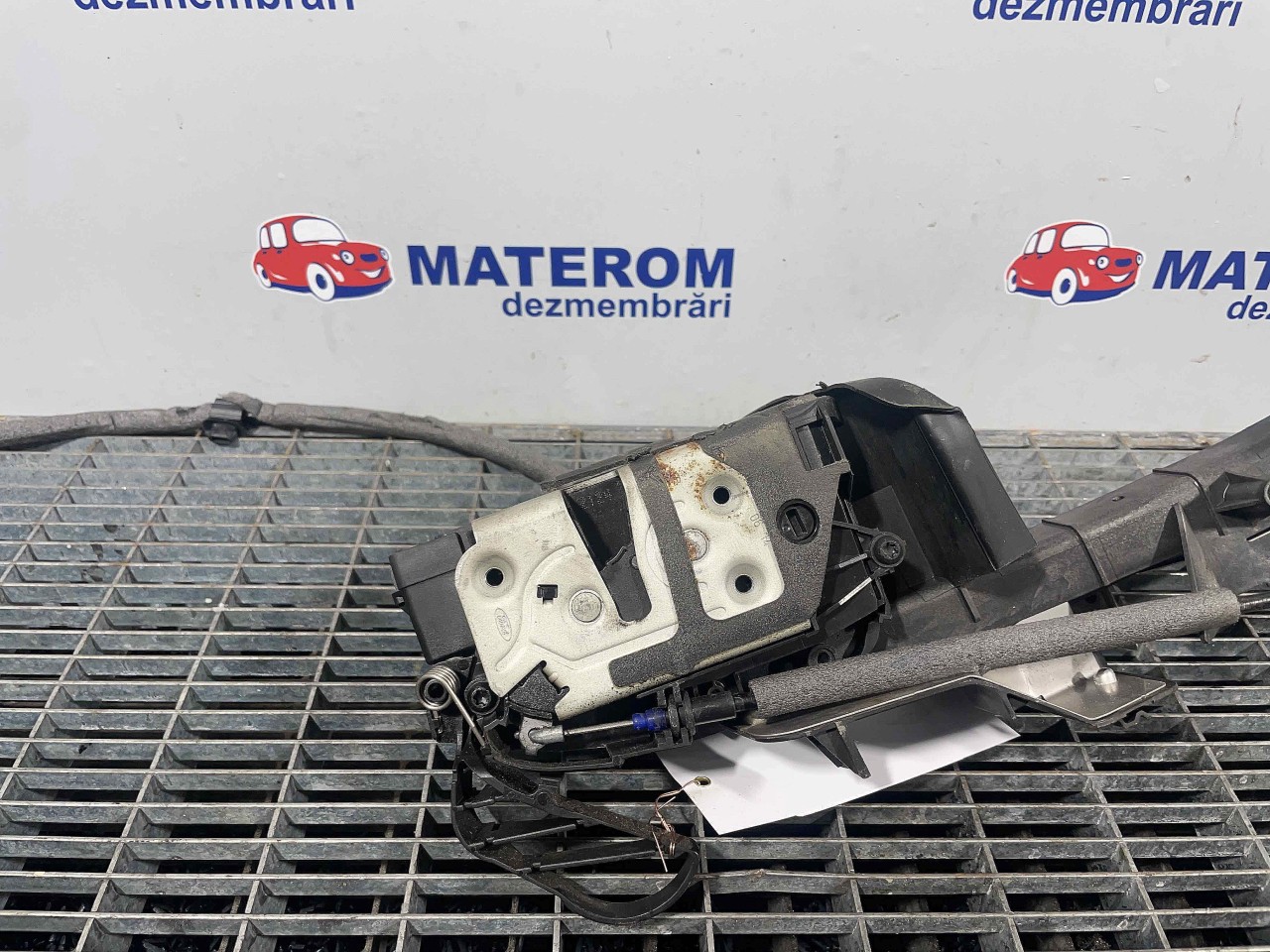 INCUIETOARE USA FATA DREAPTA FORD FOCUS FOCUS - - (2011 2014)