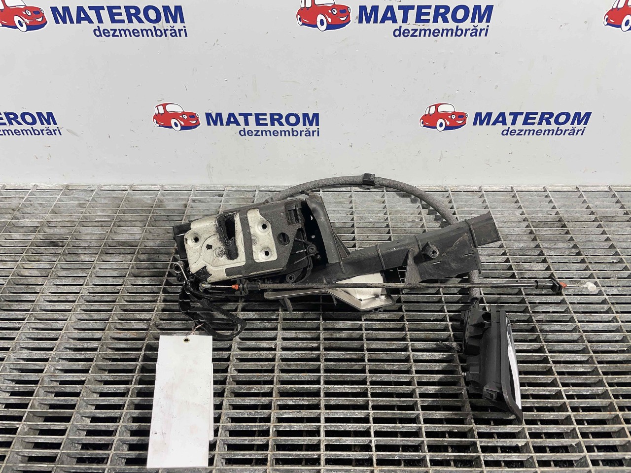 INCUIETOARE USA FATA DREAPTA FORD FOCUS FOCUS - - (2011 2014)