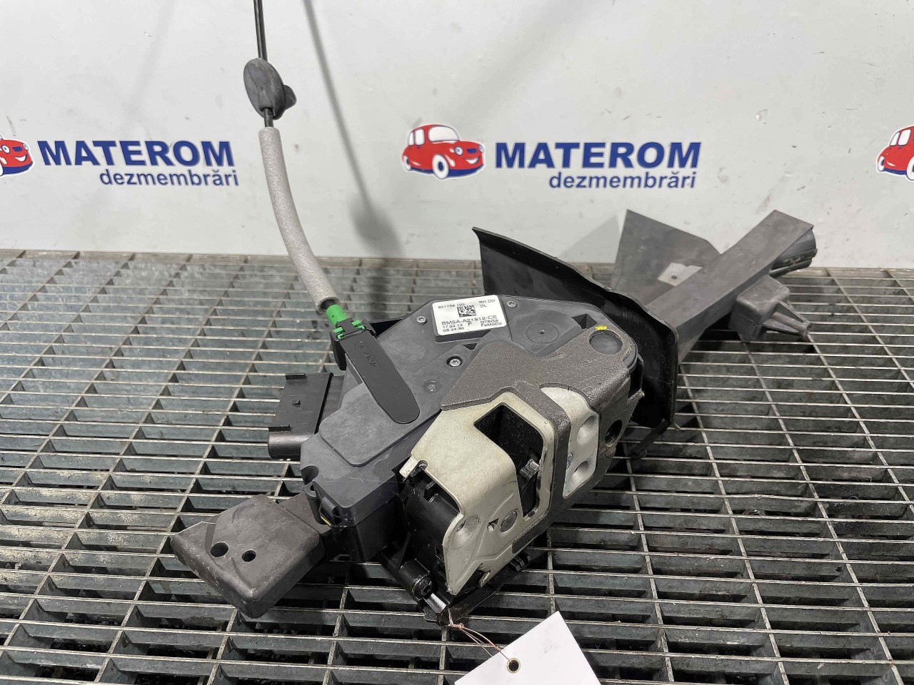 INCUIETOARE USA FATA DREAPTA FORD KUGA - - (2012 2019)