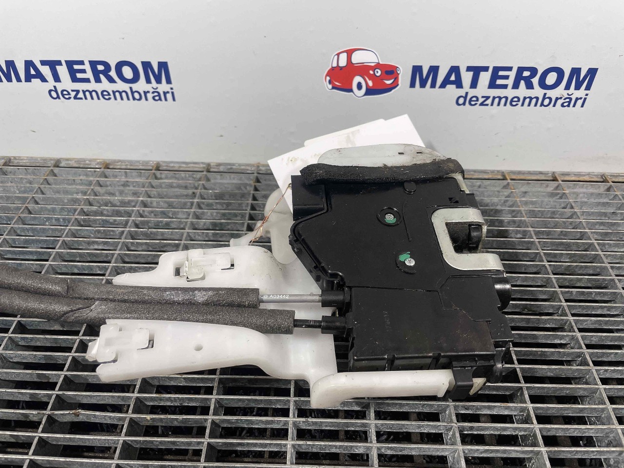 INCUIETOARE USA FATA DREAPTA HYUNDAI IX 35 IX 35 - - (2009 2012)