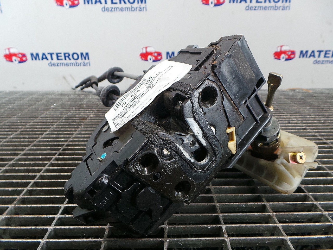 INCUIETOARE USA FATA DREAPTA HYUNDAI SANTA FE - - (2006 2012)