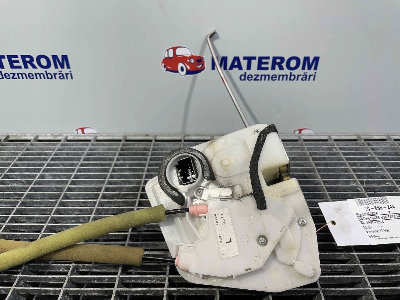 INCUIETOARE USA FATA DREAPTA MAZDA 2 2 - - (2007 2014)