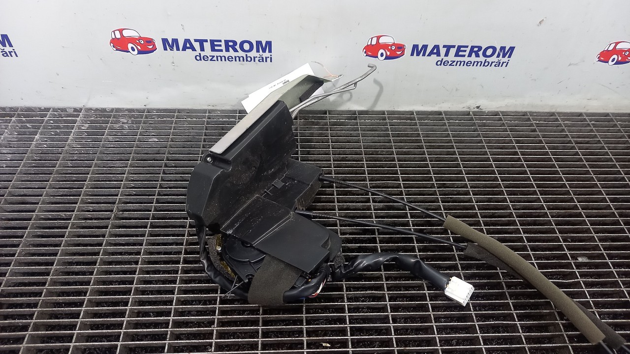 INCUIETOARE USA FATA DREAPTA MAZDA CX-7 - - (2006 2012)