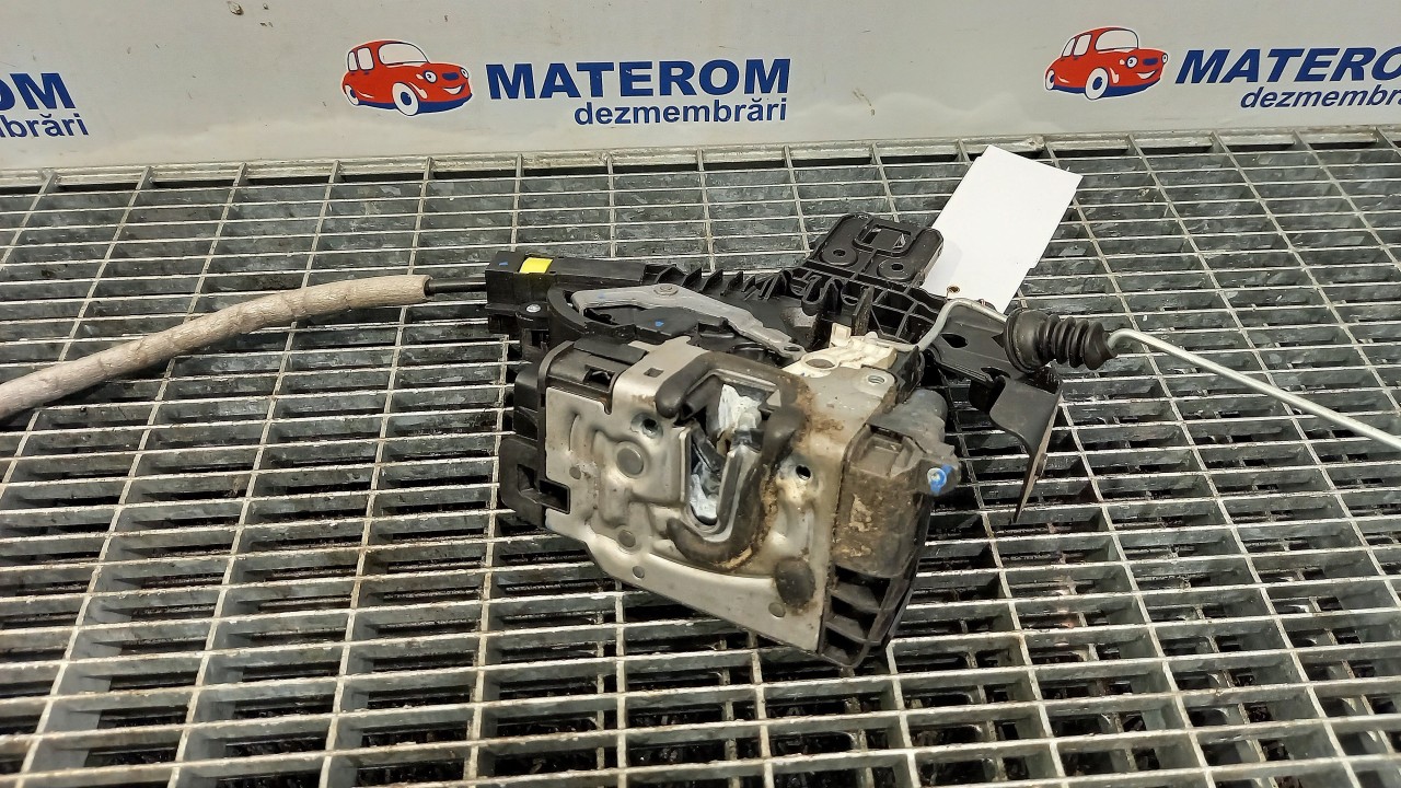 INCUIETOARE USA FATA DREAPTA MERCEDES C-