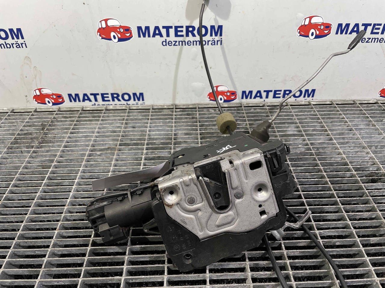 INCUIETOARE USA FATA DREAPTA MERCEDES CL