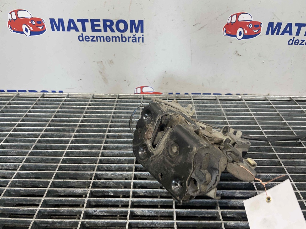 INCUIETOARE USA FATA DREAPTA MERCEDES VITO VITO - - (2010 2014)