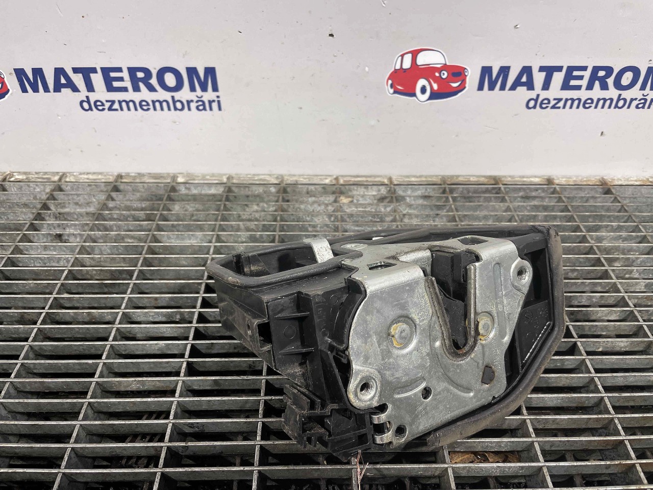 INCUIETOARE USA FATA DREAPTA MINI COUNTRYMAN - - (2010 2017)