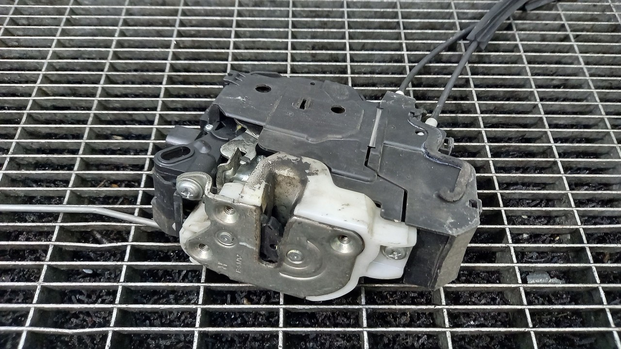 INCUIETOARE USA FATA DREAPTA MITSUBISHI COLT COLT - - (2004 2008)