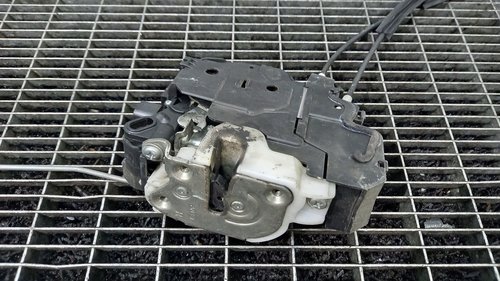INCUIETOARE USA FATA DREAPTA MITSUBISHI COLT COLT - - (2004 2008)